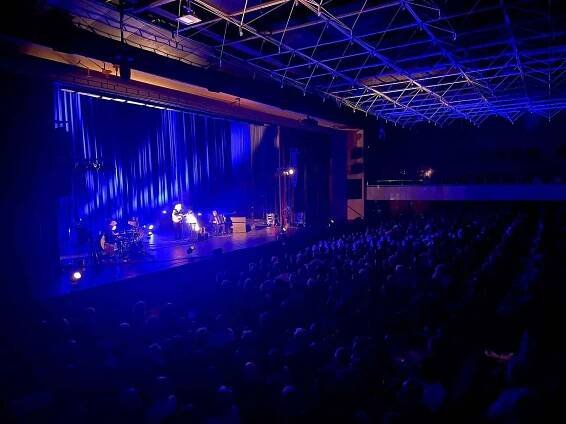 Koncert Jarka Nohavici 12. listopadu v kongresovém centru Aldis v Hradci Králové.
