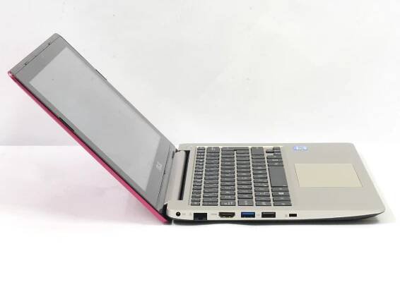 ASUS VivoBook S200e - kvalitní růžový mini-notebook - Recenze - NOTEBOOK.cz