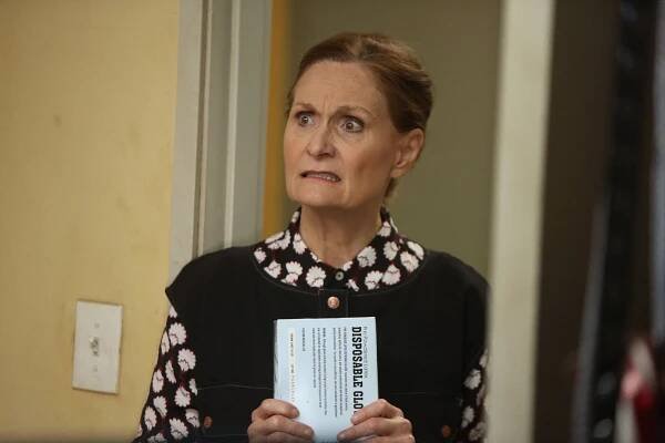 The Mindy Project - Margaret Thatcher - Z filmu - Beth Grant