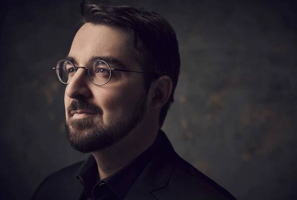 Charles Richard-Hamelin - Agence Station Bleue