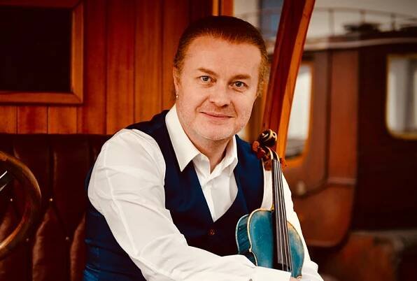Životopis Pavel Šporcl – The Blue Violin Man