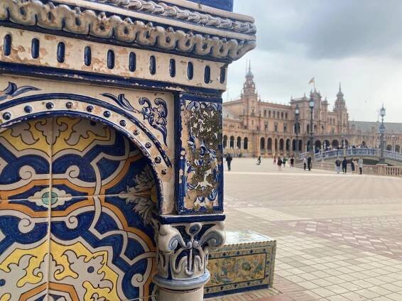 "Budou si myslet, že jsme se zbláznili." Sevilla láká na flamenco, keramiku i Kolumba