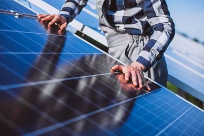 Jsou solární panely řešením energetické krize? Aneb, jak se vypořádat s vysokými cenami elektřiny? - solarni panel