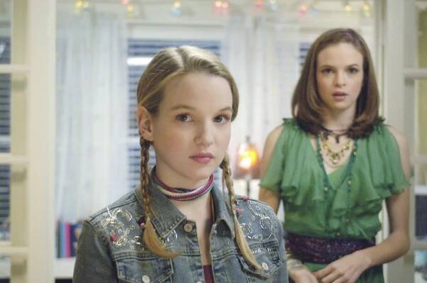 Čti a plač - Z filmu - Kay Panabaker, Danielle Panabaker