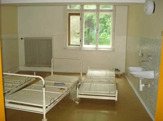 Bývalá léčebna v Městě Albrechtice. | Dražby, prodej a pronájem nemovitostí