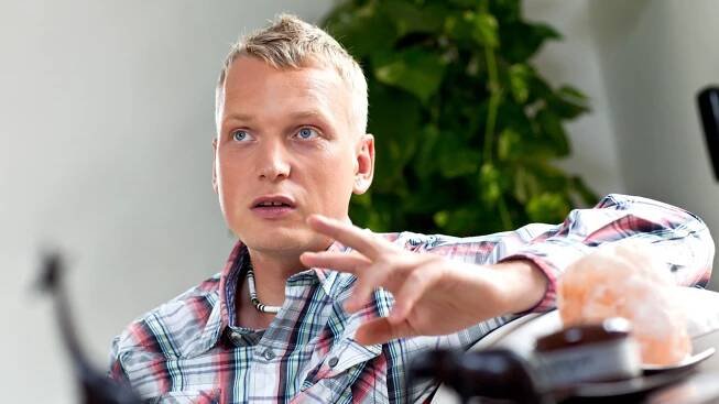 Do Česka míří miliony respirátorů a dalšího vybavení. V Číně je pomohl nakoupit Martin Hausenblas a jeho Adler