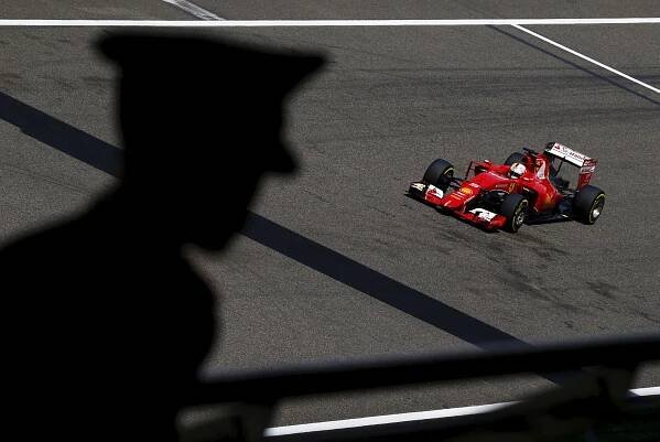 Koronavirus děsí i motorsport. Hodnota F1 klesla o miliardy, MotoGP nabere zpoždění