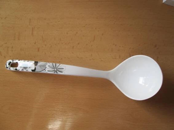 Nebezpečný výrobek - naběračka NO.YL-50110 - Krajská hygienická stanice Pardubického kraje