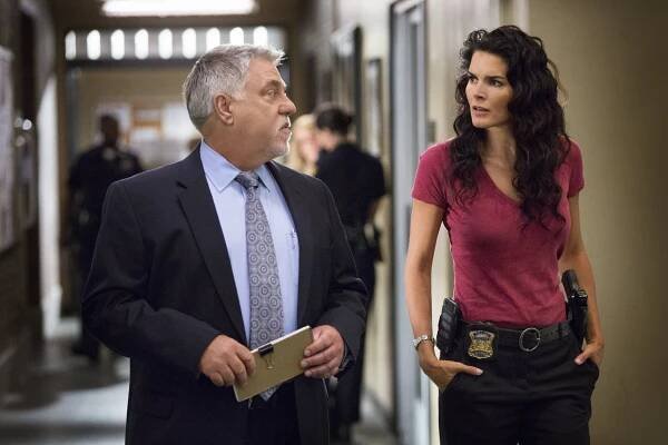 Rizzoli & Isles: Vraždy na pitevně - Most k zítřku - Z filmu - Bruce McGill, Angie Harmon