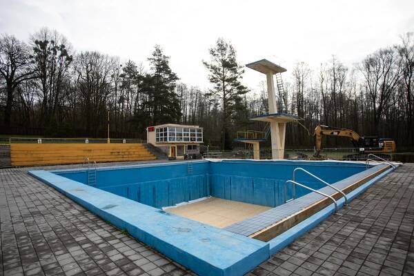 Koupaliště v Havířově otevírá. Zatím se sníženým vstupným kvůli tobogánům