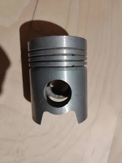 Uloženkivý píst tk zetor, - Auto-moto