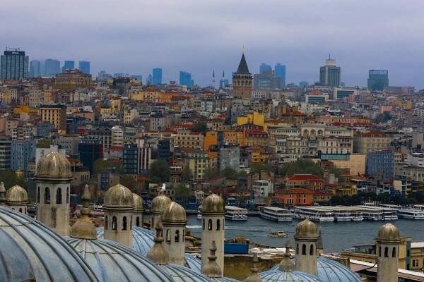 Free Captivating cityscape of Istanbul featuring the iconic Galata Tower. Stock Photo