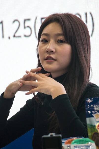 Smutný fenomén cancel culture: Když společnost celebritám lusknutím prstu zničí kariéru nebo je donutí vzít si život - Asianstyle