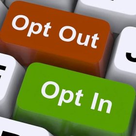 Opt-in a out zkratky zobrazeno rozhodnutí upsat — Stock obrázek