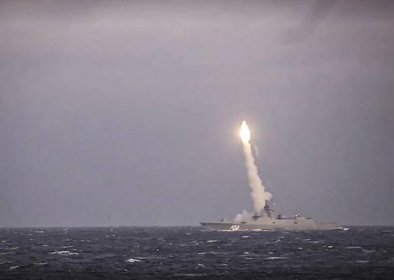 V Rusku byl poprvé proveden salvový odpal hypersonických raket "Zirkon"
