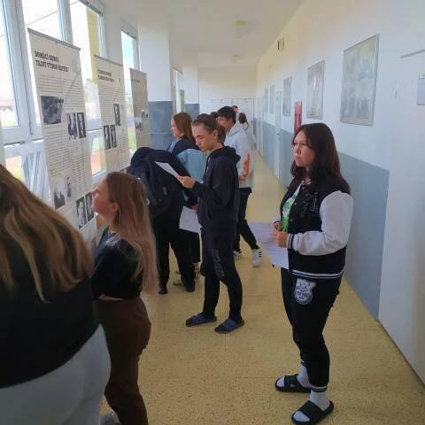 Žáci navštívili výstavu věnovanou československým legiím | Aktuality ze školy | ZŠG Vítkov
