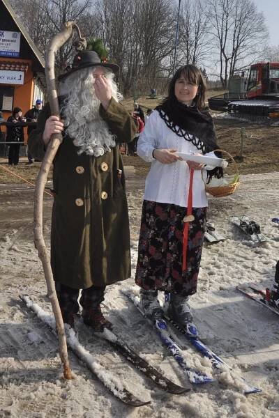 Hory opouští zimní vládce. Ke sjezdovce dorazil Rampušák