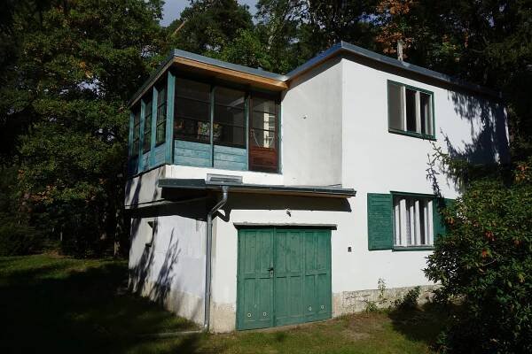 Kersko si zamiloval. Chata spisovatele Bohumila Hrabala se brzy otevře
