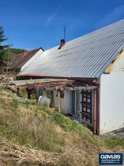 Dům 3 + 1 s volnou půdou, garáží a pozemky 891 m2 - Kovčín, okres Klatovy | Reality.iDNES.cz 