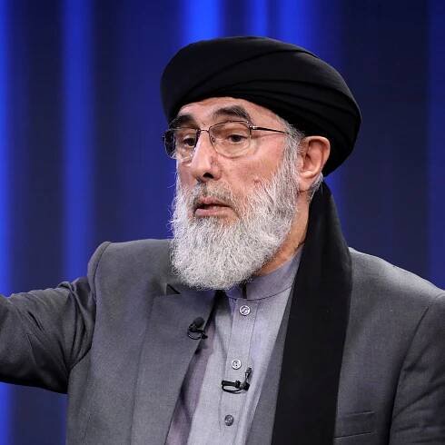Afghanistan's Hekmatyar says heading for Doha with Karzai, Abdullah Abdullah to meet Taliban - Al Jazeera