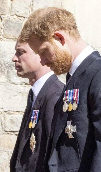 „Prosím, chlapci. Nedělejte z mých posledních let utrpení,“ žádal prý Karel III. své syny po pohřbu prince Philipa