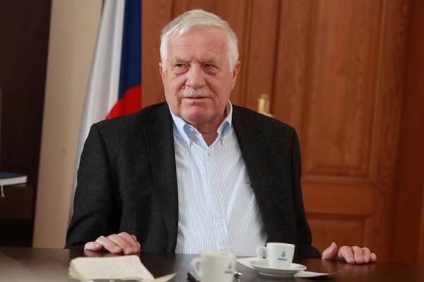 Klaus po vyhazovu syna řekl, kdo mu pije krev. Zmínil hlupáky i svůj návrat