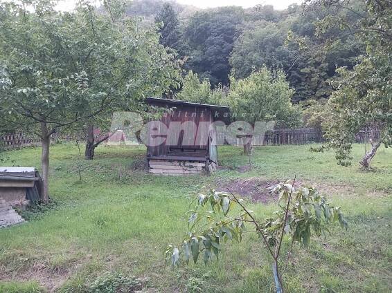 Pronájem, garáž, 30m2, zahrada 778m2, Ústí nad Labem-Vaňov