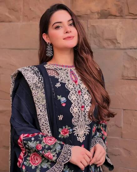 Minal Khan Age