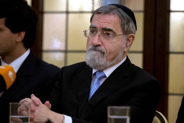 Jonathan Sacks, the U.K.’s Inclusive Former Chief Rabbi, Dies at 72