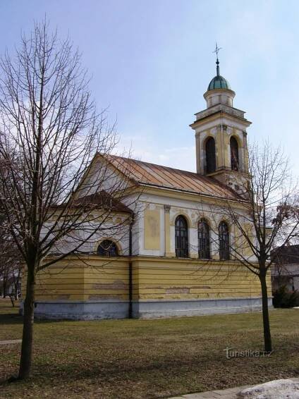 Lhota pod Libčany - kaple Nejsvětější Trojice