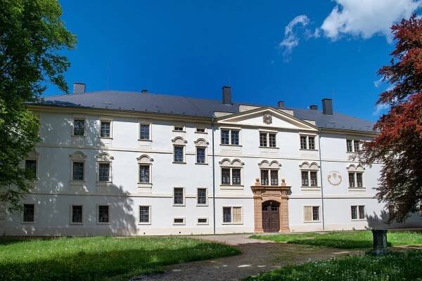 Zámek Křinec | Poznejte oblast | Pojizeří a Polabí - turistická oblast