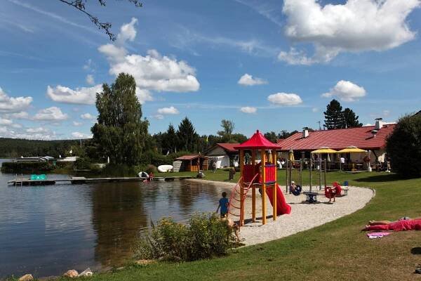 Neubäuer Strandbad - Camping am See Bayern