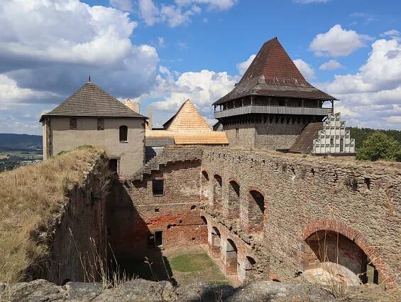 Hrad Lipnice nad Sázavou – středověká perla malebného Posázaví | PrimaVylety.cz