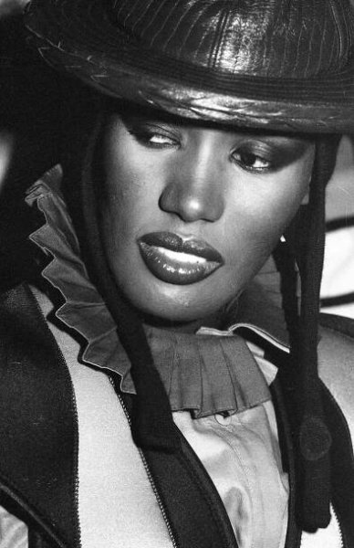 ROSE HARTMAN: FEMME FATALE - Luxury Splash of Art