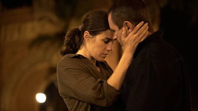 Der Barcelona-Krimi - Der Riss in allem - Z filmu - Anne Schäfer, Alex Brendemühl