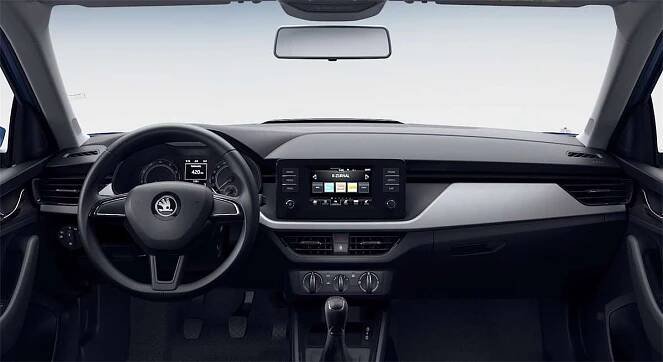 Co se zbylých agregátů týče, je trend naprosto stejný jako u 1.0 TSI/85 kW. Kamiq je z pohledu dynamiky vždy o něco horší, spotřebou paliva se Scale maximálně vyrovná. Interiér Škody Kamiq