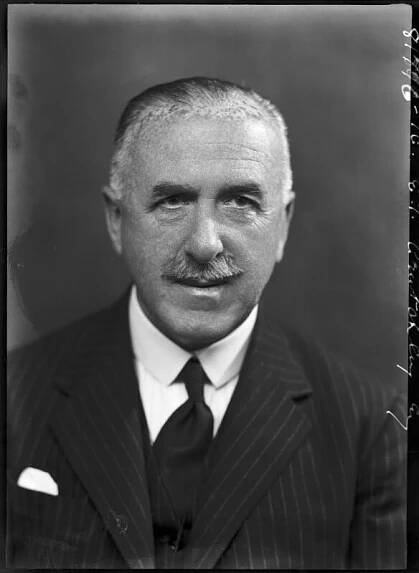Ernest Crutchley - Wikipedia