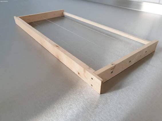 Včelí rámky 24x39 vypletené s mezerníky
