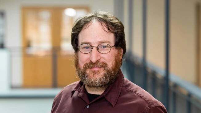 Portrait of Craig Arnold.
