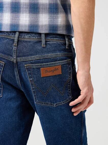 Pánské kraťasy WRANGLER Texas Shorts tmavě modré-seprané | EXE JEANS | Specialisté na džíny Mustang, Cross, Mavi a další