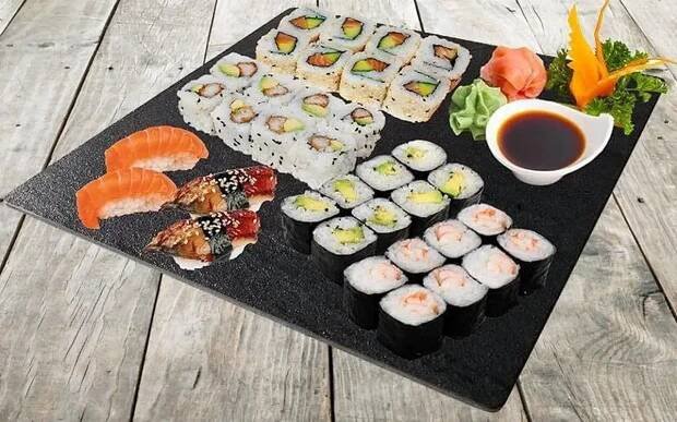 Slevomat: Sushi sety s 10–36 ks nigiri a maki... - Skrz.cz