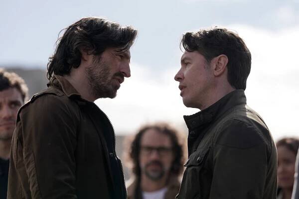 La Brea - Z filmu - Eoin Macken, Jon Seda