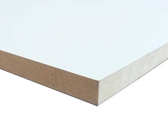 28 mm MDF deska se základovou fólií