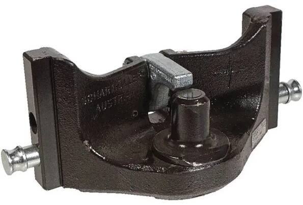 Závěs Scharmüller Piton Fix do konzole traktoru o šířce 330 mm tloušce 32 mm a bočními čepy 25 mm