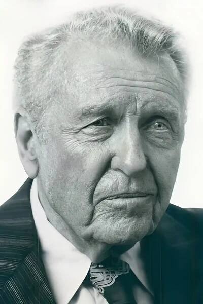 Ralph Bellamy isAlbert Dennison