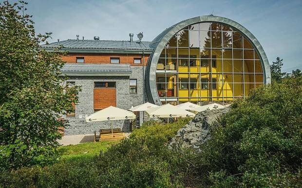 Pobyt u Jizerských hor a Liberce ve stylovém Hotelu Obří Sud *** s polopenzí, bobovou dráhou a vstupem do zoo
