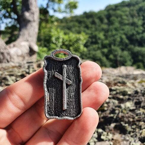 EHWAZ, DŘEVĚNÝ AMULET - RUNA - RUNY - ŠPERKY