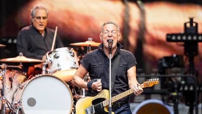 Zpěvák a hudebník Bruce Springsteen během koncertního turné v roce 2023