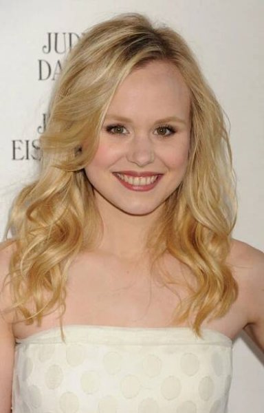 Herečka Alison Pill ze seriálu Newsroom na internetu omylem ukázala prsa a fanoušci jásali