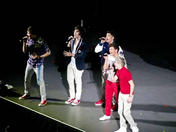 Soubor:One Direction Toronto 1.jpg – Wikipedie